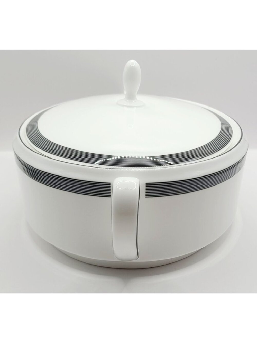 Wedgwood Vera Wang Cosmos Covered Vegetable Serving Dish Tureen Bone China New - Picture 2 of 16